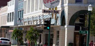 Arcadia – shoppa antikviteter, besök ett rodeo-event Arcadia, Florida