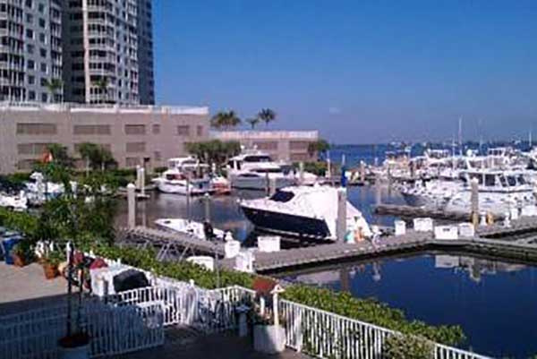 boka hotell Fort Myers. Legacy Harbour Hotel & Suites