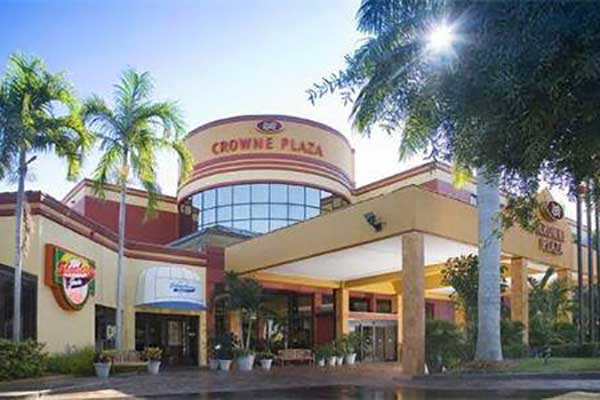 boka hotell Fort Myers. Crowne Plaza Hotel