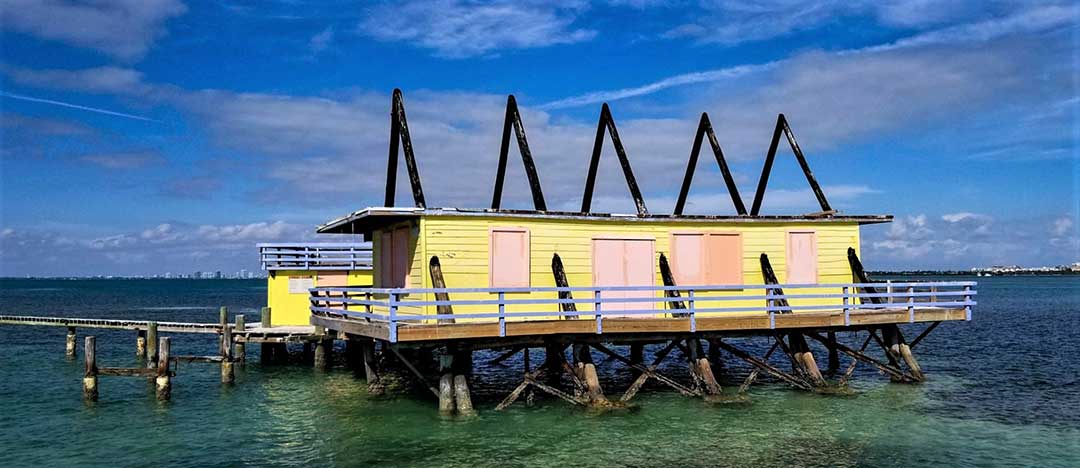 stiltsville, Zeitreise zu Alkohol und Nacktheit, Pfahlbauten